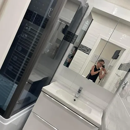 Byteček V Rodinném Domečku Se Sdíleným Vchodem